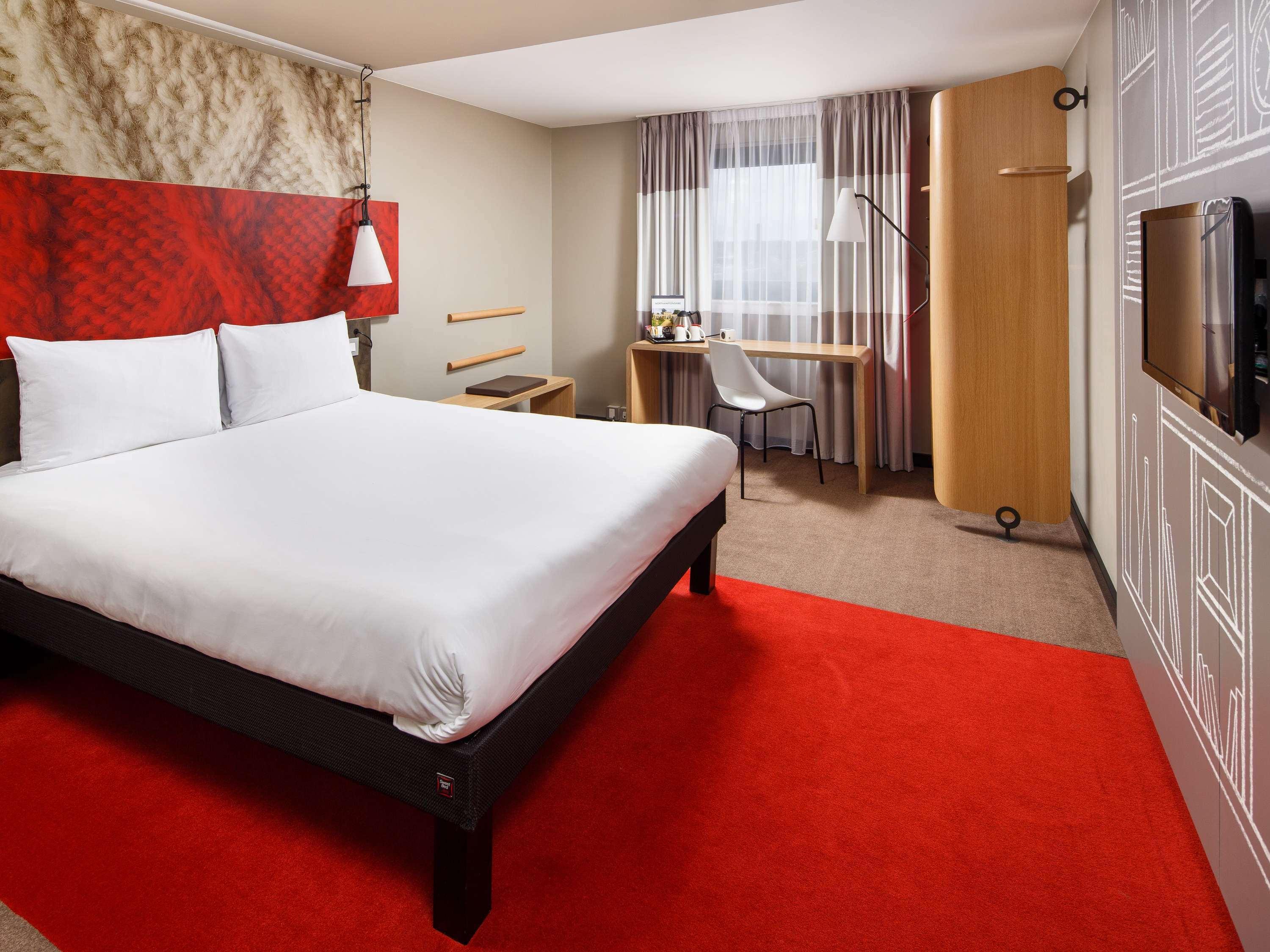 Ibis Hotel Northampton Centre Екстер'єр фото