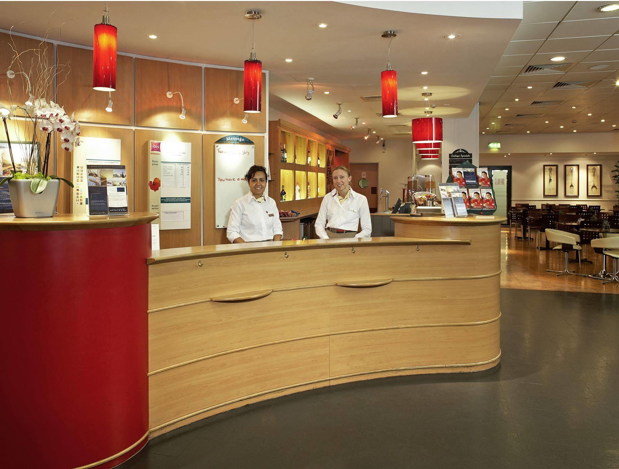 Ibis Hotel Northampton Centre Екстер'єр фото